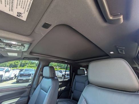 Used 2024 Chevrolet Tahoe Z71 w/ Z71 Off-Road Package AWD/4WD image 27
