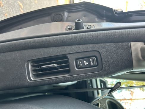 Used 2024 Honda Odyssey EX-L image 25