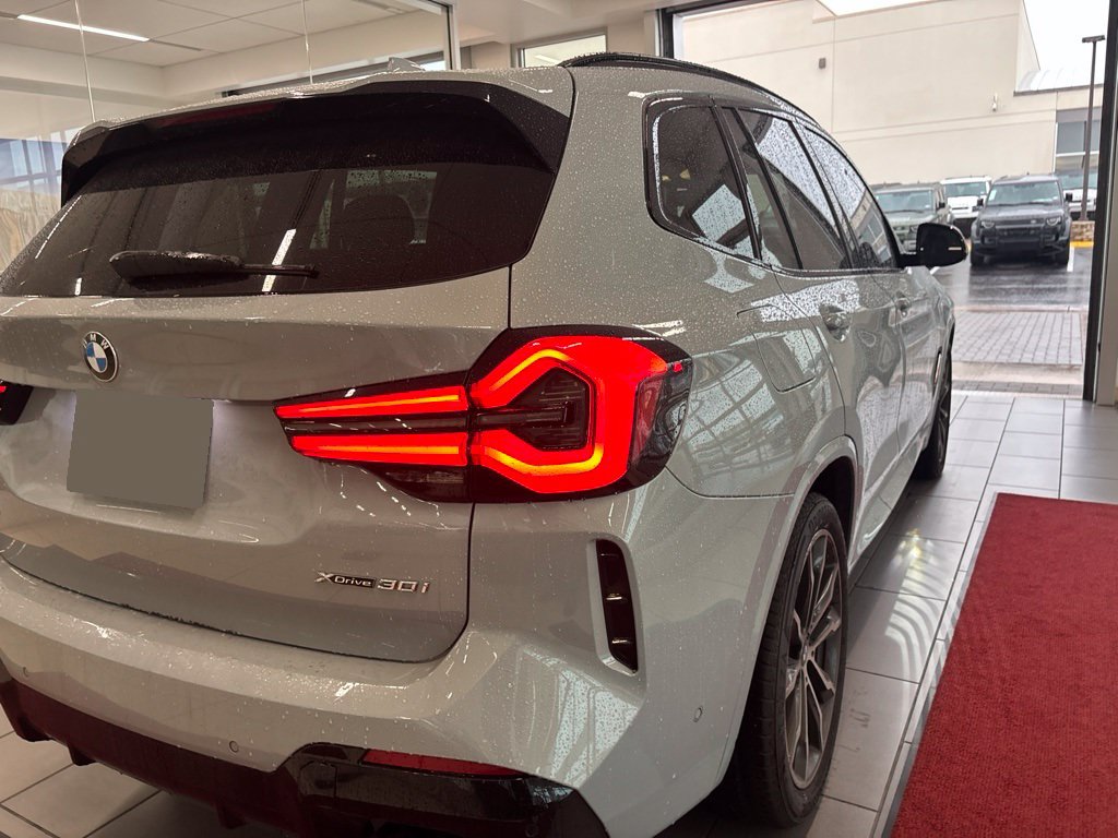 Used 2024 BMW X3 xDrive30i w/ M Sport Package AWD/4WD image 6