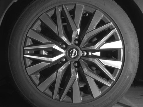 Used 2025 Nissan Altima 2.5 SV FWD image 12