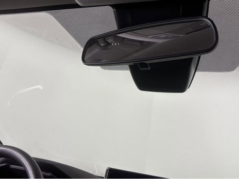 Used 2025 Toyota RAV4 XLE image 38