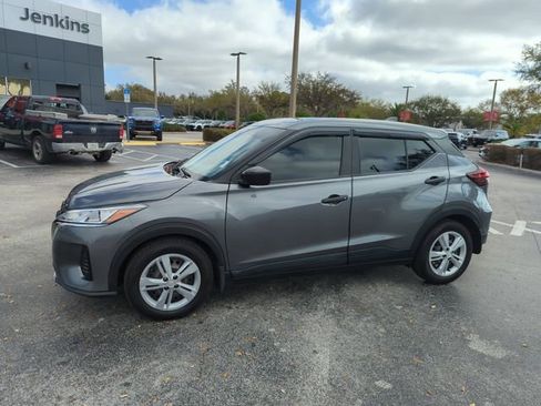 Certified 2022 Nissan Kicks S image 13