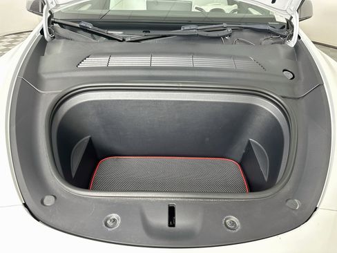 Used 2023 Tesla Model Y Performance AWD/4WD image 32