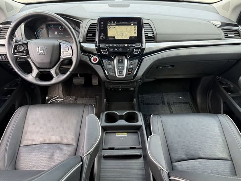 Used 2023 Honda Odyssey Elite image 11