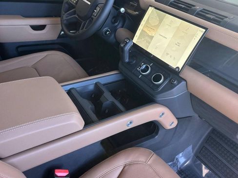 New 2026 Land Rover Defender 110 X-Dynamic SE AWD/4WD image 28