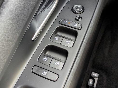 Used 2025 Hyundai Elantra SEL FWD image 29