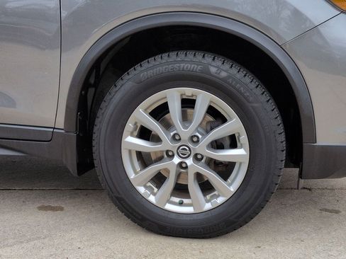 Used 2020 Nissan Rogue SV image 37