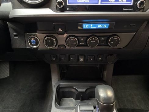Used 2022 Toyota Tacoma TRD Sport w/ Technology Package AWD/4WD image 20