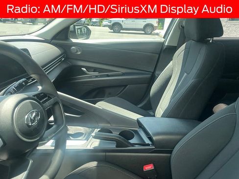 Used 2022 Hyundai Elantra SEL FWD image 7