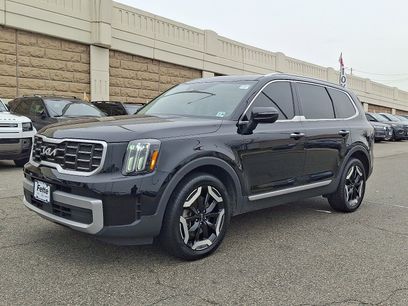 Used 2023 Kia Telluride S w/ S Sunroof Package
