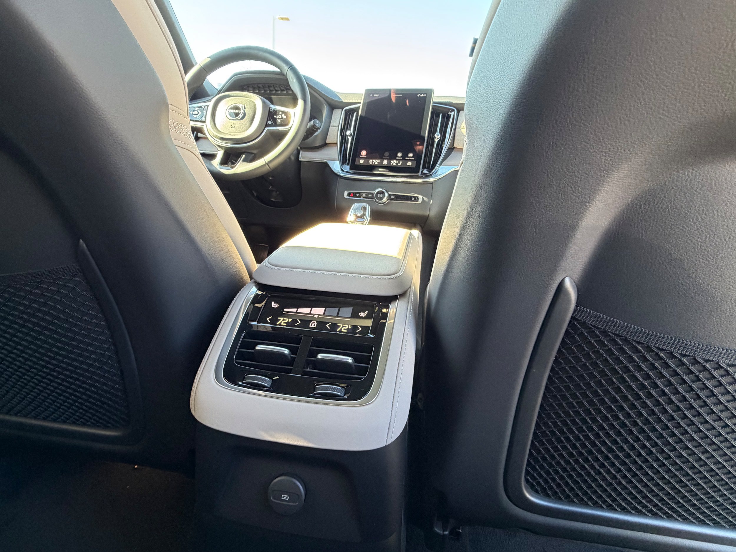 New 2026 Volvo XC90 T8 Plus w/ Protection Package Premier AWD/4WD image 12