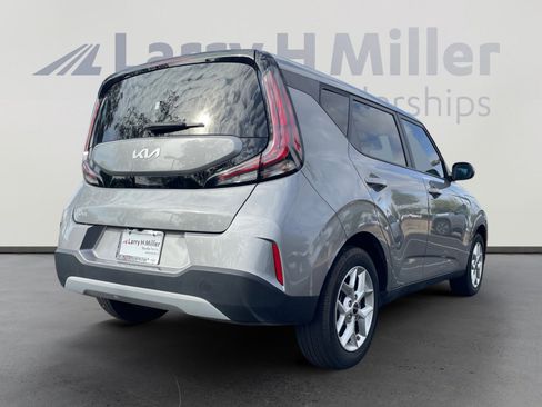 Used 2023 Kia Soul LX w/ LX Technology Package image 5