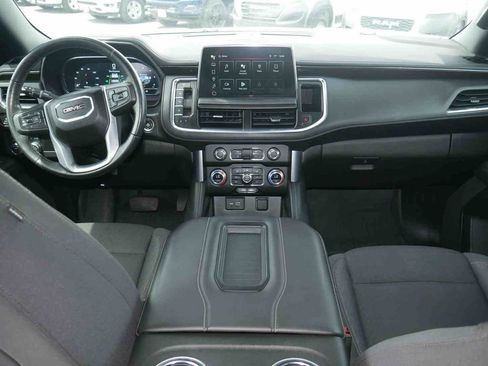 Used 2023 GMC Yukon XL SLE w/ Gmc Pro Safety Plus Package AWD/4WD image 5