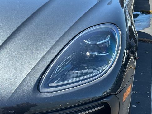 Used 2022 Porsche Macan AWD/4WD image 11