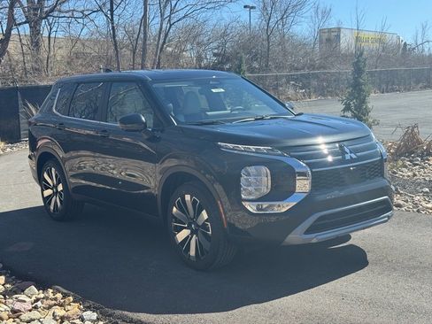 New 2025 Mitsubishi Outlander SE image 7