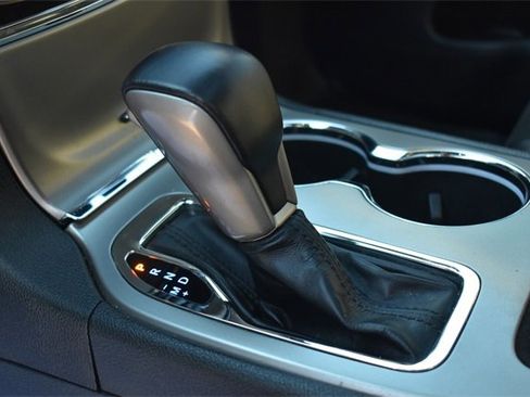 Used 2020 Jeep Grand Cherokee Altitude image 25