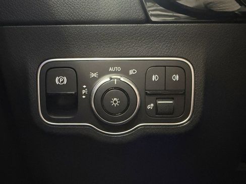 Certified 2025 Mercedes-Benz GLA 250 image 21