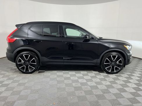 Certified 2025 Volvo XC40 B5 Ultra image 11