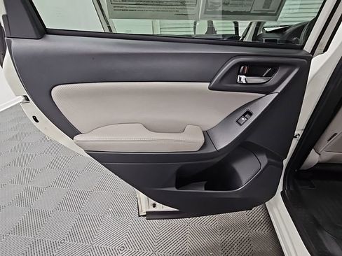 Used 2015 Subaru Forester 2.5i Limited w/ Popular Package #2 image 28