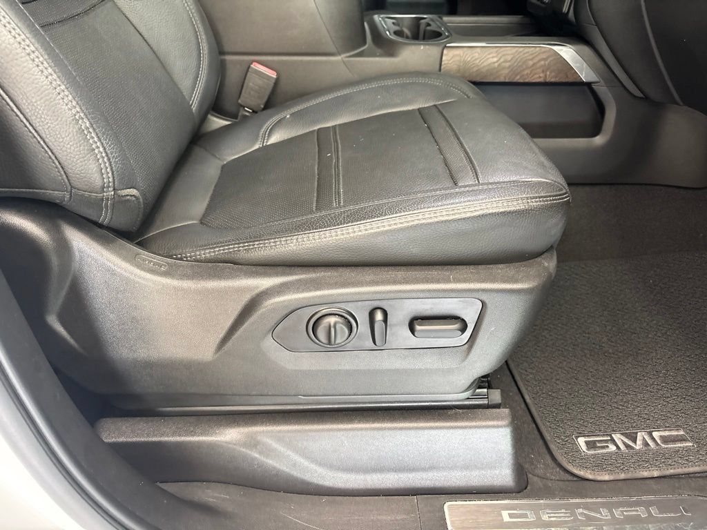 Used 2020 GMC Sierra 1500 Denali AWD/4WD image 16
