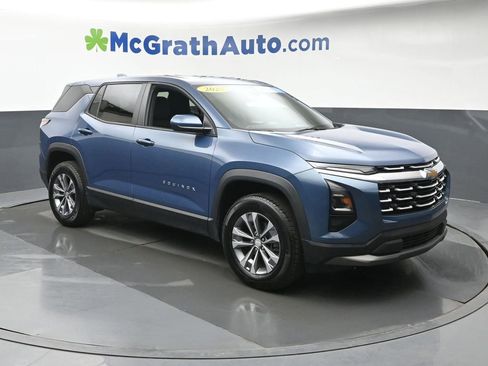 Used 2025 Chevrolet Equinox LT image 2