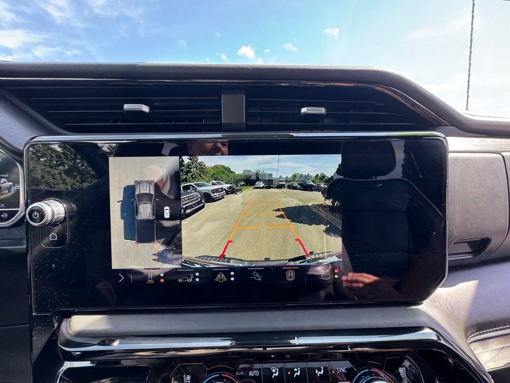 Used 2025 GMC Sierra 2500 AT4X w/ AT4X AEV Edition AWD/4WD image 34