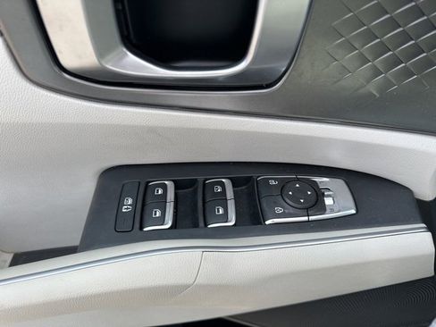 Certified 2022 Kia Sorento S image 4