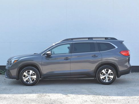 Used 2025 Subaru Ascent Premium AWD/4WD image 9