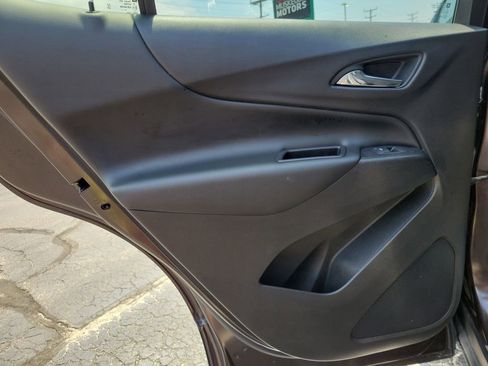 Used 2020 Chevrolet Equinox LT FWD image 10