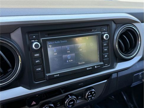 Used 2017 Toyota Tacoma SR5 w/ Tow Package RWD image 18