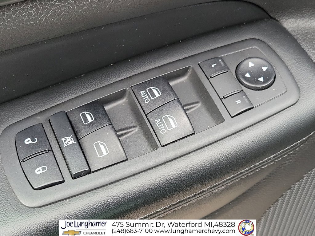 Used 2020 Jeep Grand Cherokee Laredo AWD/4WD image 24