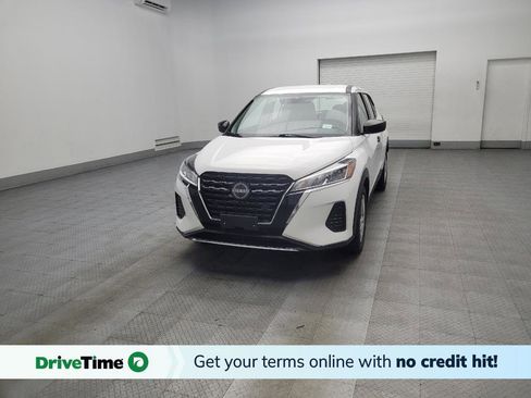 Used 2022 Nissan Kicks S image 1