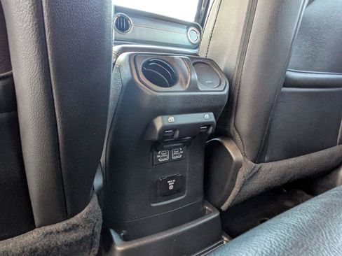 Used 2022 Jeep Wrangler Unlimited Sahara AWD/4WD image 14