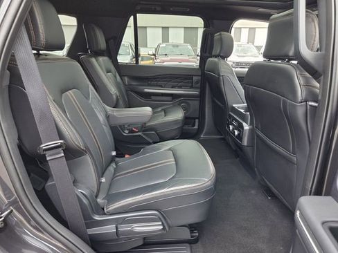 Certified 2024 Ford Expedition Platinum image 19