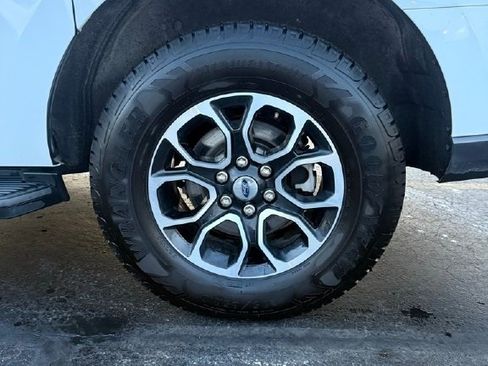 Used 2024 Ford Expedition Max XLT image 10