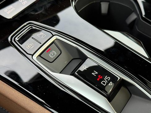 Used 2025 Audi A5 2.0T Premium Plus w/ Premium Plus AWD/4WD image 14