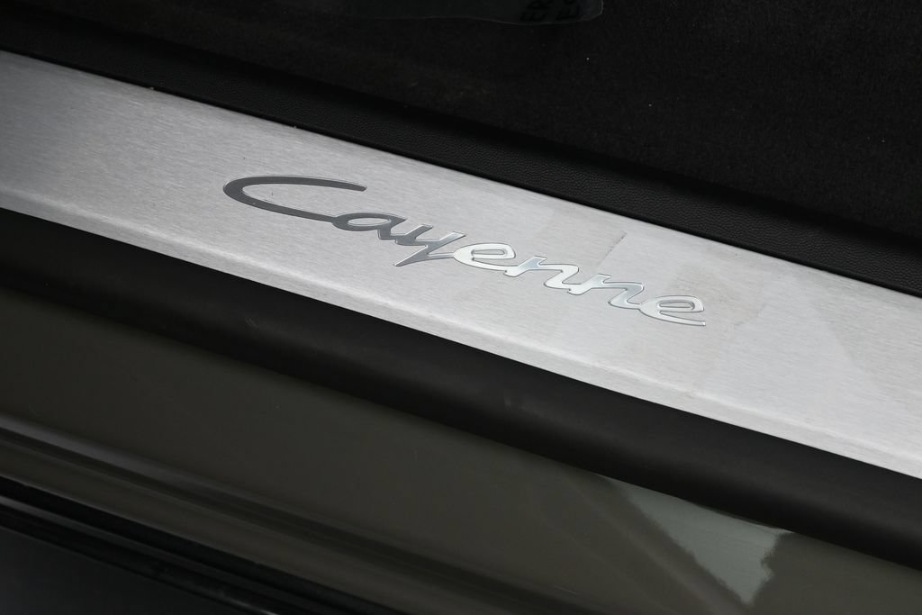 Certified 2026 Porsche Cayenne Electric AWD/4WD image 25