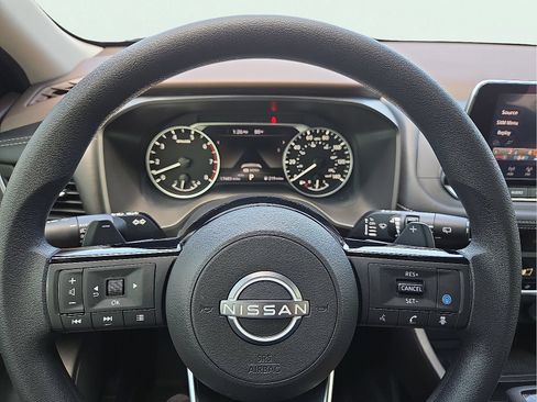 Used 2023 Nissan Rogue SV AWD/4WD image 24
