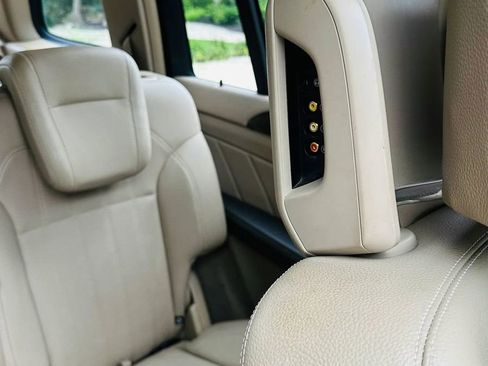 Used 2016 Mercedes-Benz GL 450 4MATIC image 32