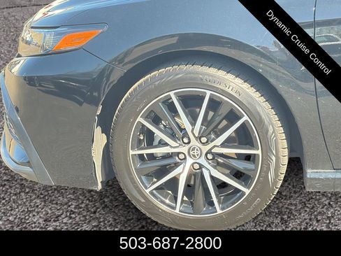 Used 2023 Toyota Camry SE w/ Cold Weather Package FWD image 9