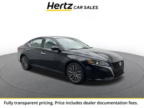Used 2025 Nissan Altima 2.5 SV FWD image 1