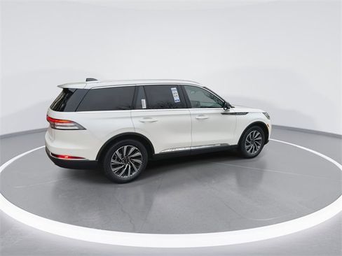 New 2026 Lincoln Aviator Premiere image 8