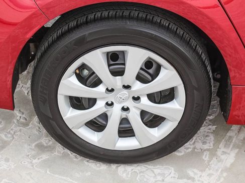 Used 2025 Toyota Corolla LE w/ Convenience Package image 9