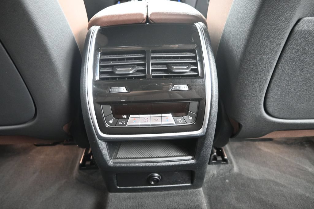 Used 2022 BMW X5 sDrive40i w/ Premium Package RWD image 32