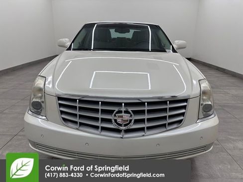 Used 2011 Cadillac DTS Luxury image 12