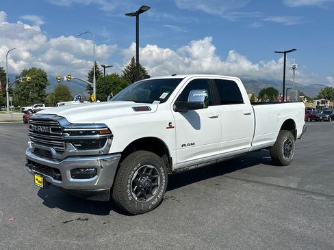 New 2026 RAM 2500 Laramie AWD/4WD image 4