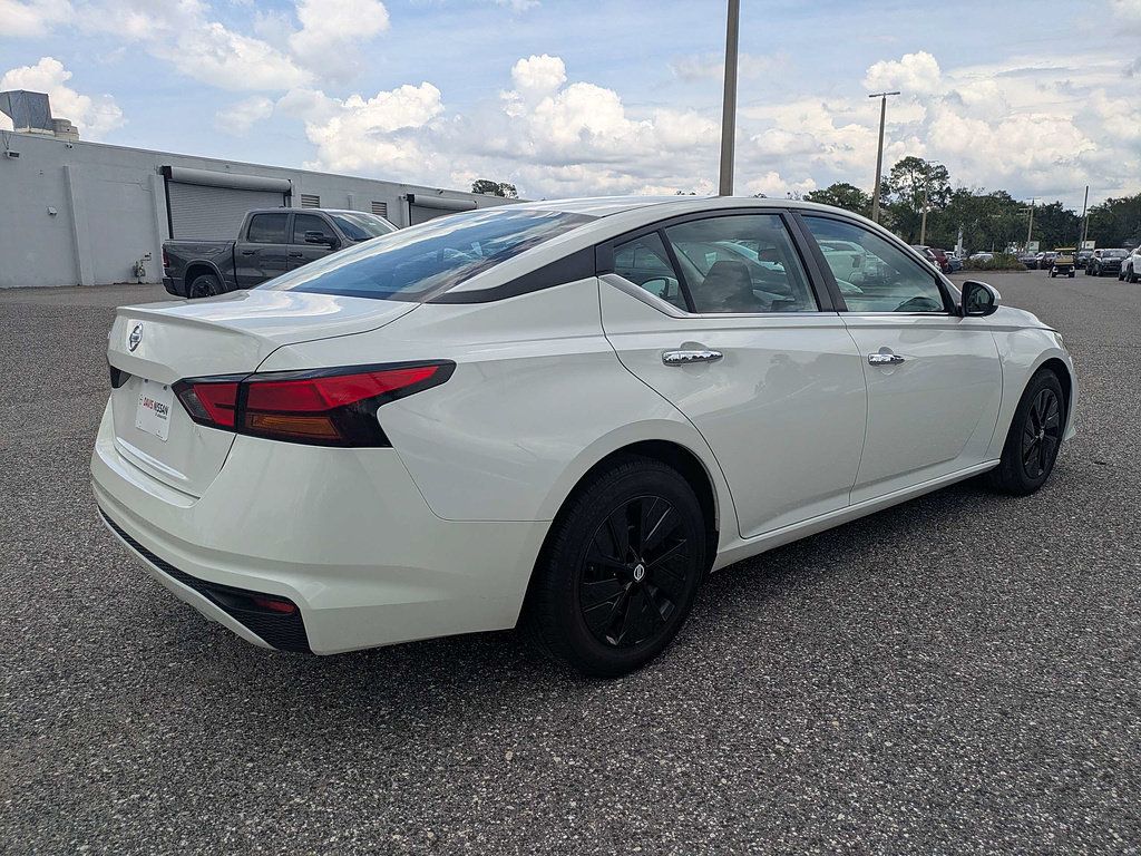 Used 2022 Nissan Altima 2.5 S FWD image 3