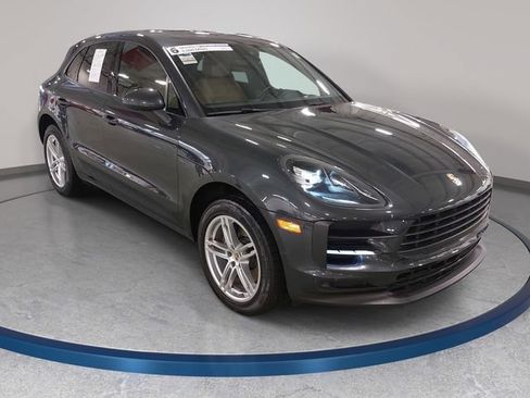 Certified 2019 Porsche Macan AWD/4WD image 3