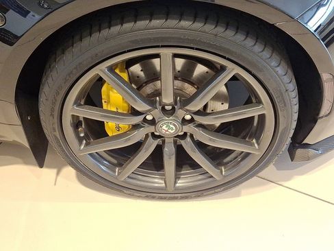 Used 2018 Alfa Romeo 4C Spider w/ Spider Track Package 3 RWD image 8