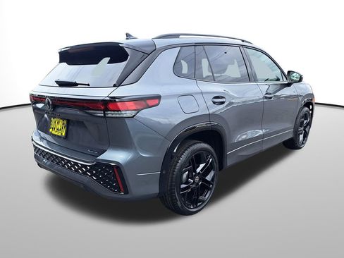 New 2025 Volkswagen Tiguan SE R-Line image 6